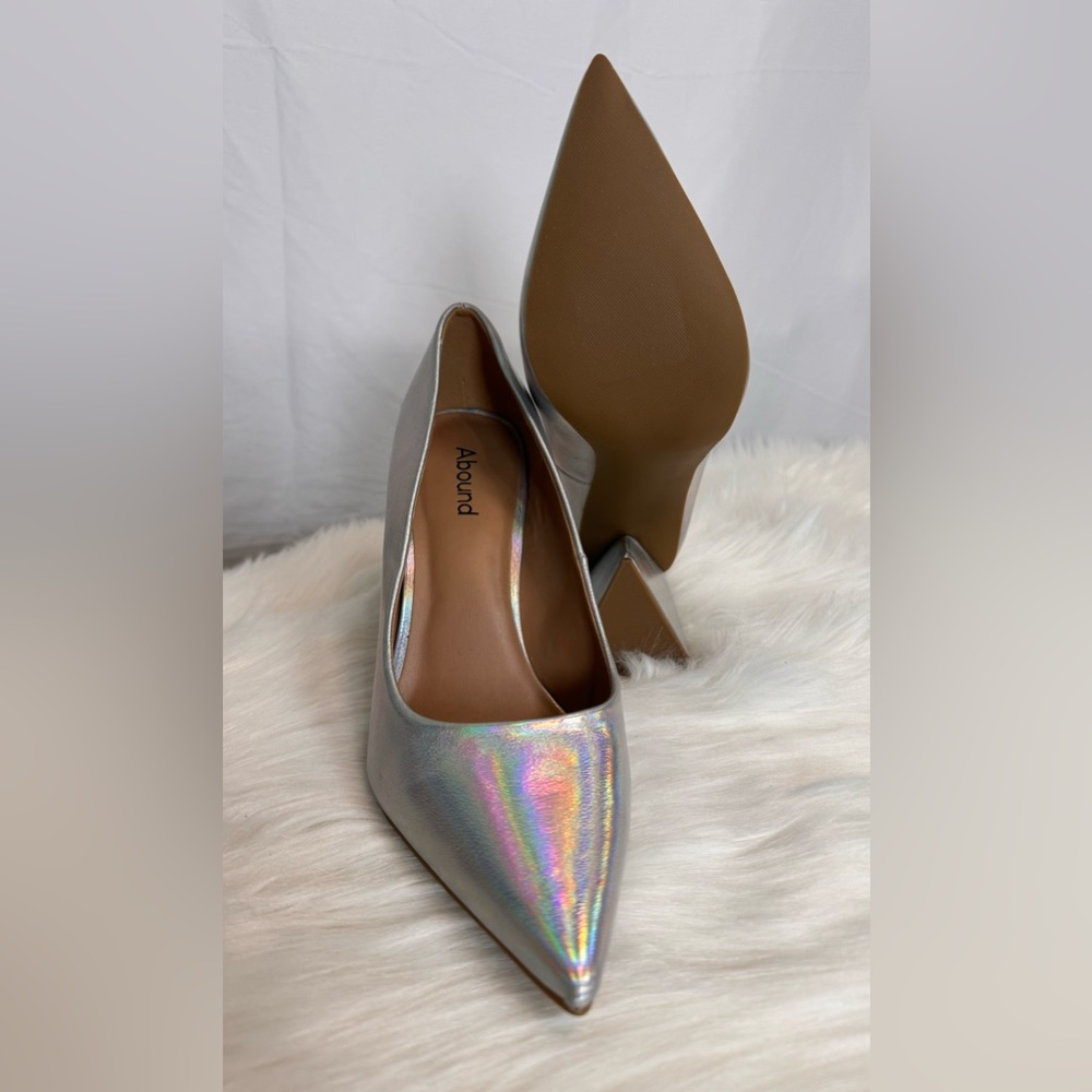 Abound Belize Triangle Block Heel Pointed Toe Pum… - image 4